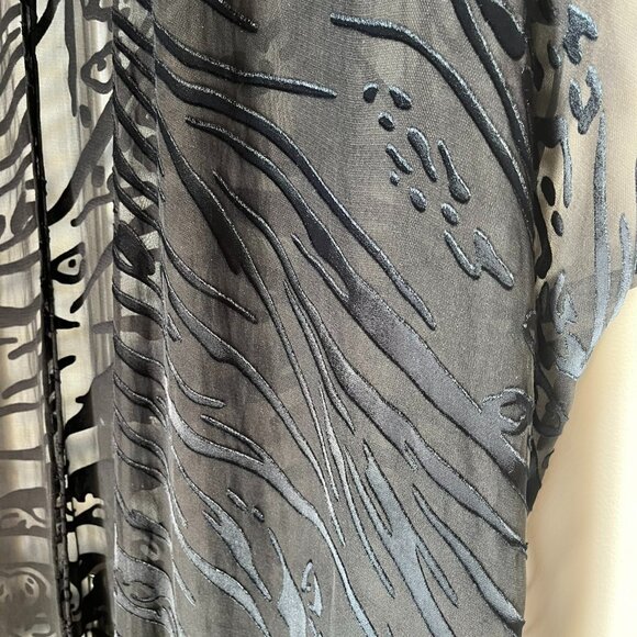 Black Velvet Burnout Kimono Wrap, One Size - Picture 3 of 12